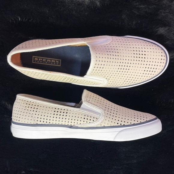 NWOT Sperry TopSider Perforated Leather Slip On Shoes, Size 8 Cream - Picture 1 of 9